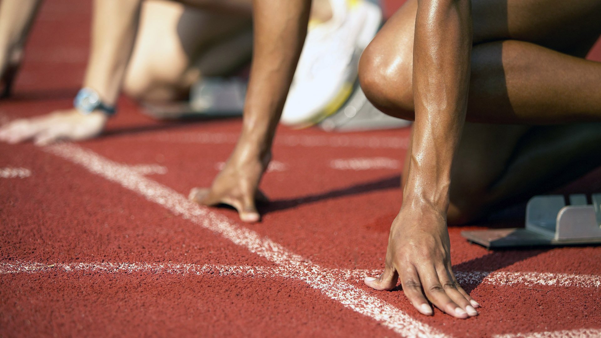 唯一之夜，当布鲁诺在F1争冠之巅，用攻防两端书写不朽传奇